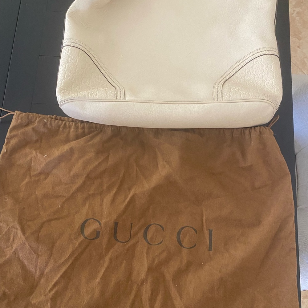 Gucci Cream and Burgundy Patterned Interior Bag